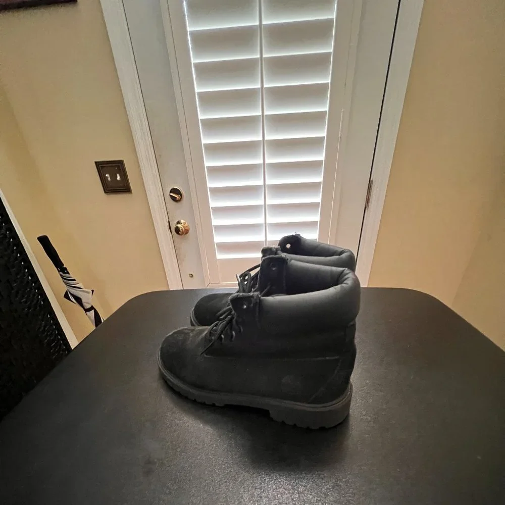 Timberland size 2.5 black 12707 boots